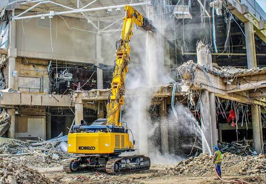 KOBELCO SK650DLC-11 Demolition Excavator Offers Four Configurations for Complex Demolition Projects